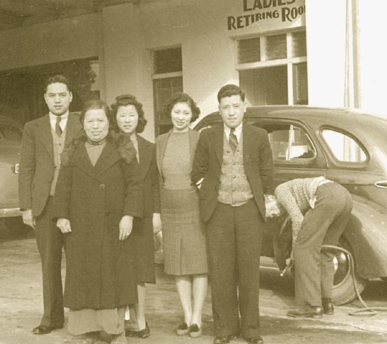 Norman, Mui See, Edna and Roger Young