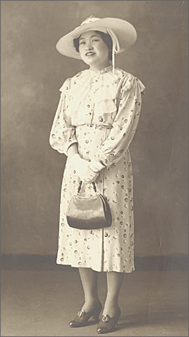 Nellie Wong - dressed for a date in Sydney