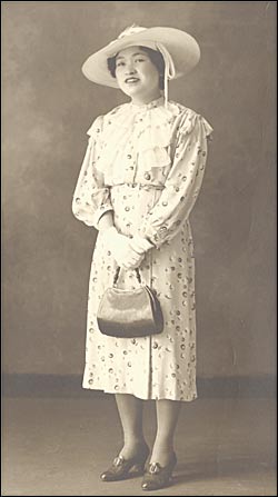 Nellie Wong - dressed for a date in Sydney